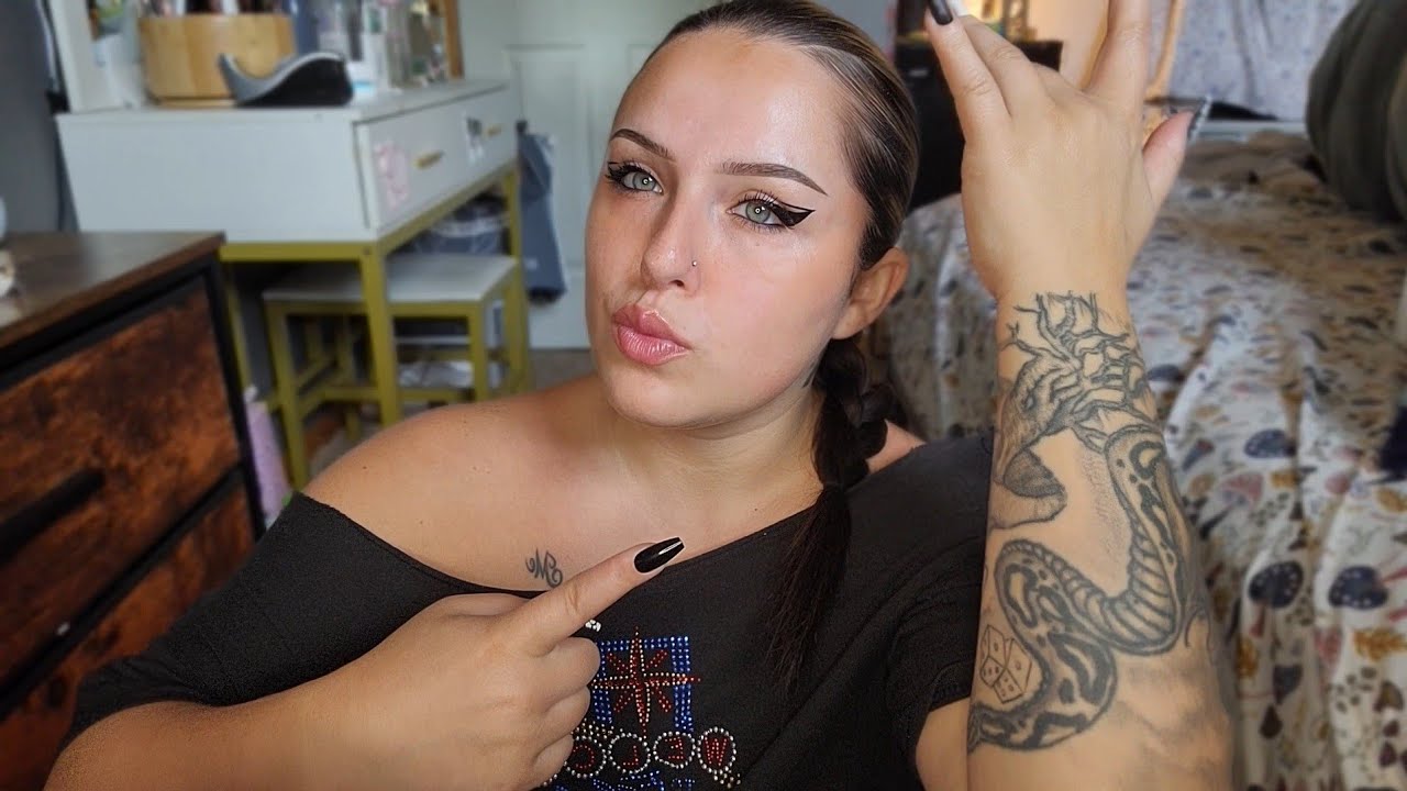 ASMR- Tattoo Tracing & Dry Skin Scratching 💖