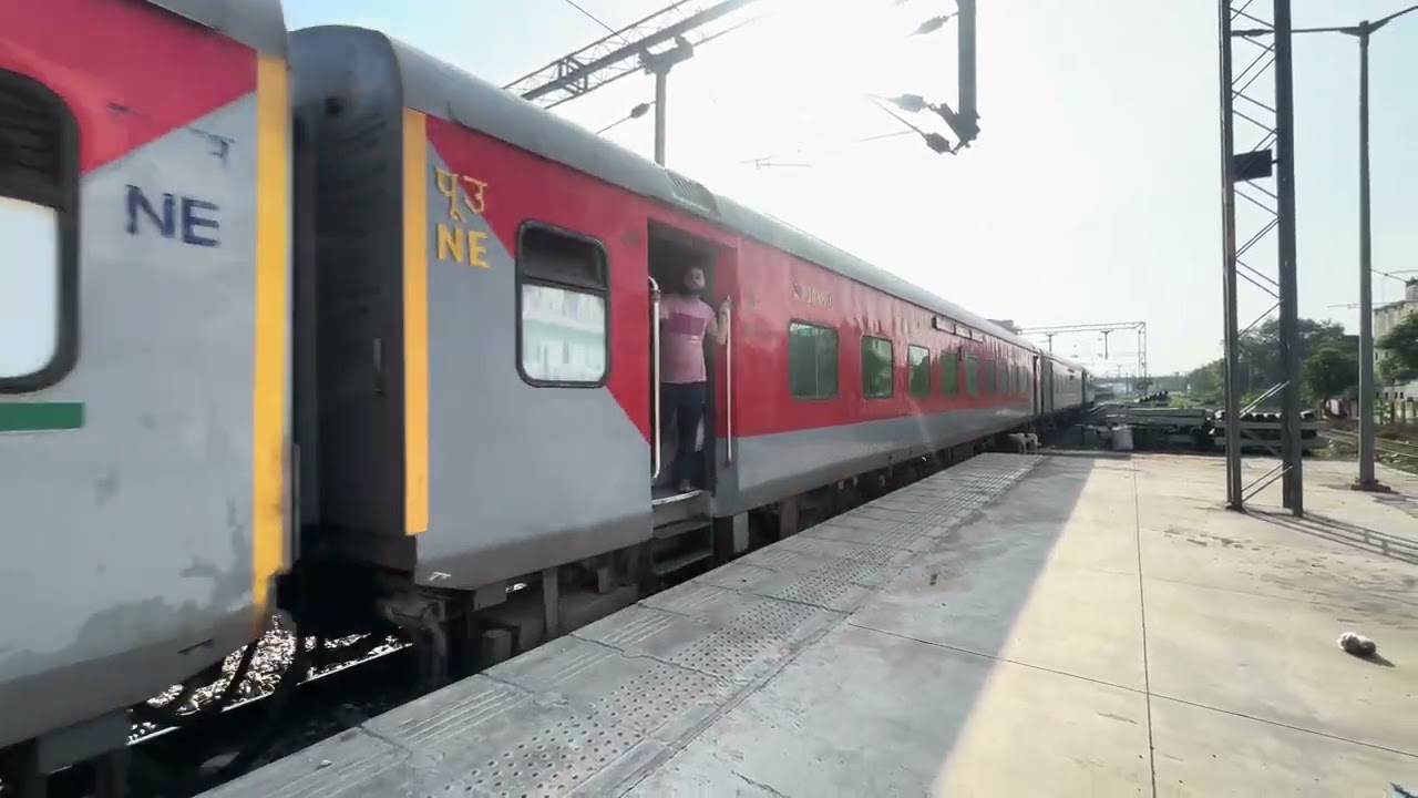 Before time arrival of 15053 Chapra Lucknow express at Gomtinagar (terminal).