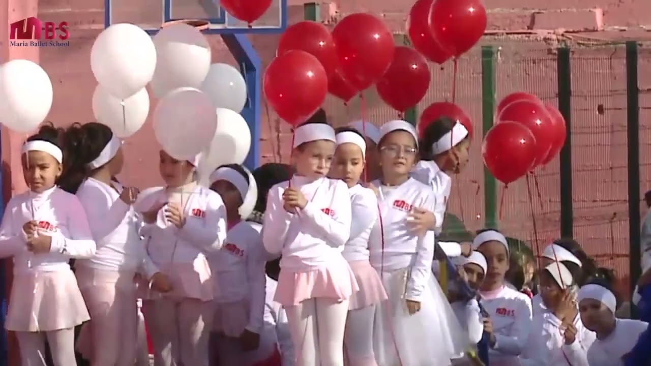 Défilé de ballet des talentueux élèves de Madariss Maria Ballet School