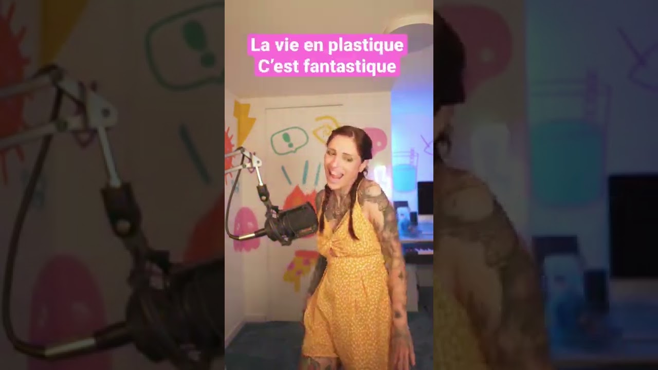 Barbie Girl - traduction fran&ccedil;aise 🫣 #shorts #translatesong  #traductionfran&ccedil;aise  #frenchcover