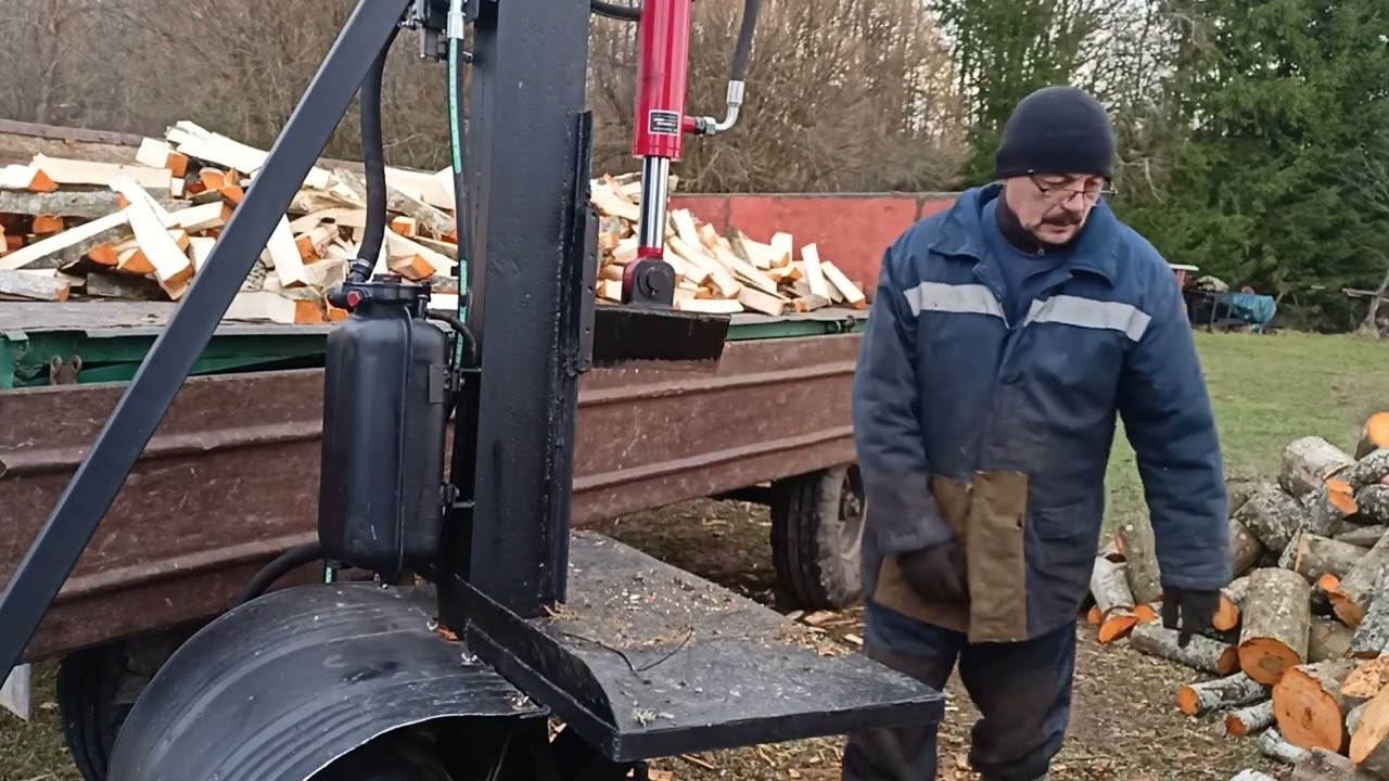 Вертикальный дровокол на ольхе