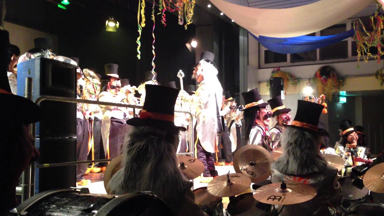 Därwiler Kehrausball 2013: Auftritt der Furzgugge