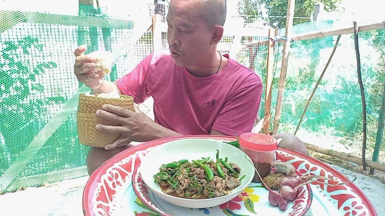 ลาบวัวแซ่บๆครับ