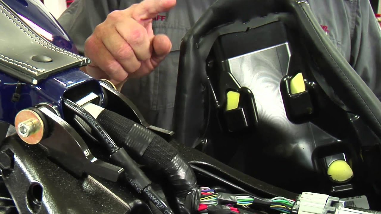 How to Remove and Install Seats - Indian Motorcycle