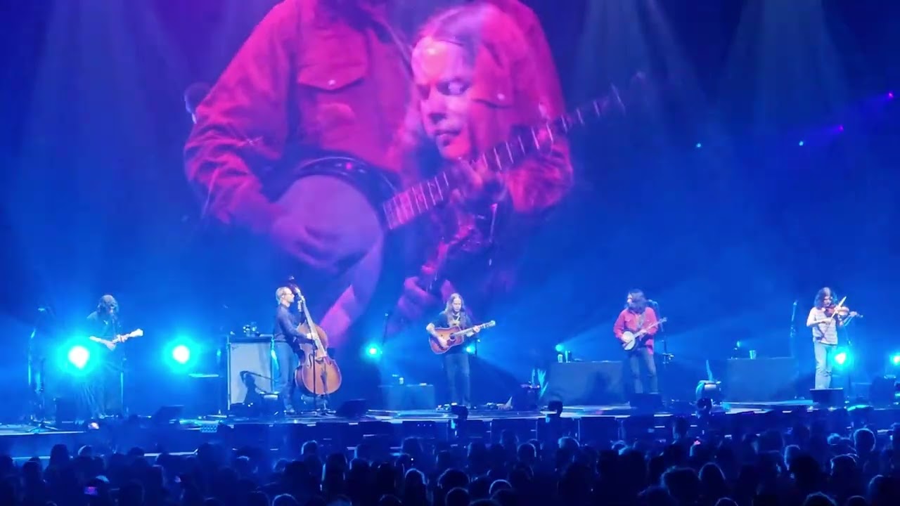 Billy Strings 06-06-2025 Allstate Arena, Chicago, IL 