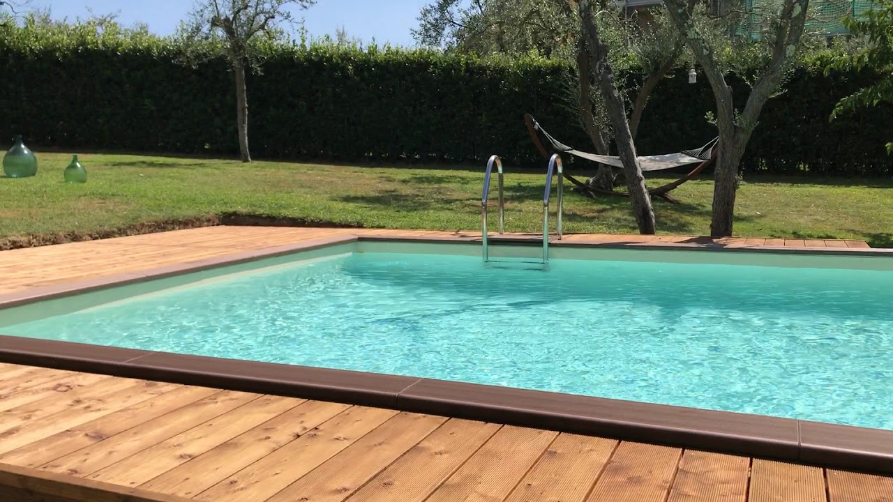 fuoriterra con solarium e scala di accesso personalizzata