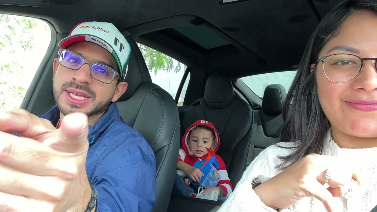 Nuevo MIEMBRO en la FAMILIA | Karim ROMPE su TABLET | FamilyJuega