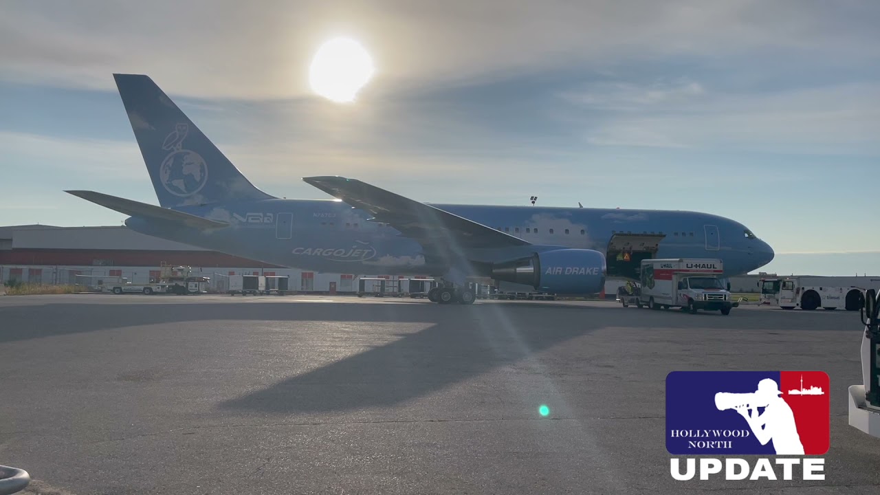 Drake's prviate airplane spotted in Toronto. Nov, 2021
