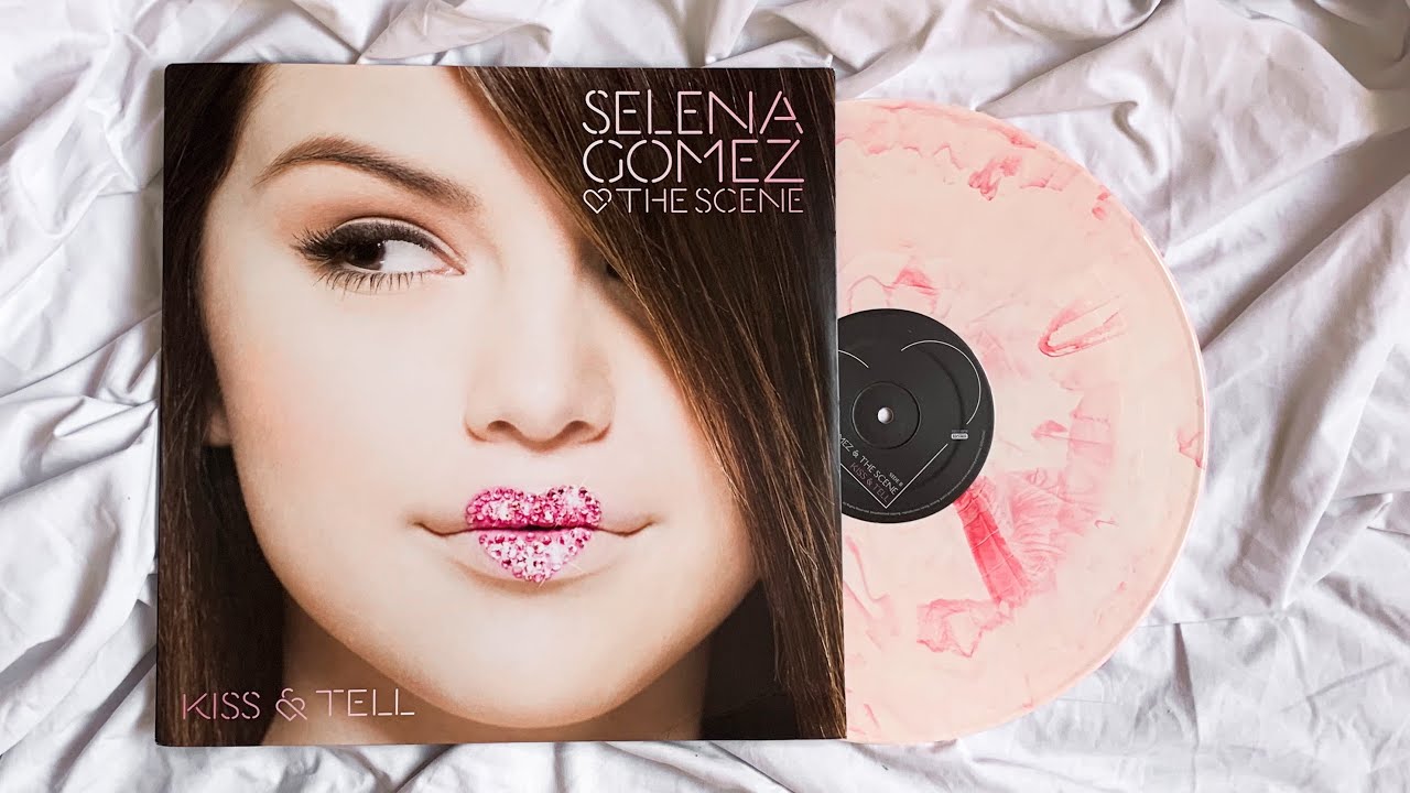 selena gomez & the scene - kiss & tell (vinyl unboxing | urban outfitters exclusive)