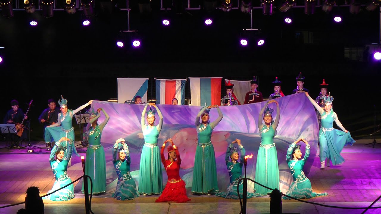 Buriat folk dance: Цветок Байкала (Baikal's Flower)