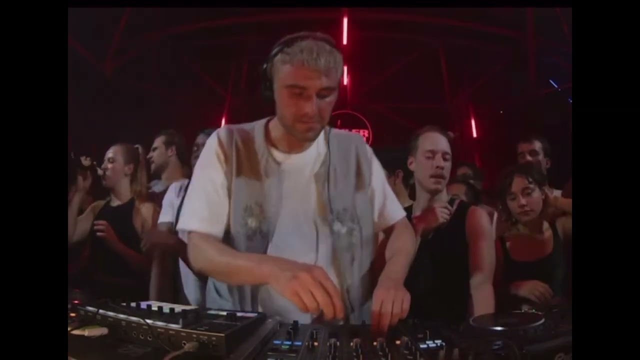 house track [woodcamp] eatin good