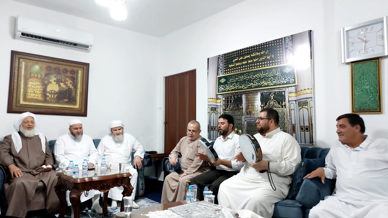 قل لمن طاف بكاسات الصفا*أهل الوفا هم*يا حياتي وأنت في ذاتي*اشرب شراب أهل الصفا*لقد أنا شيء عجيب