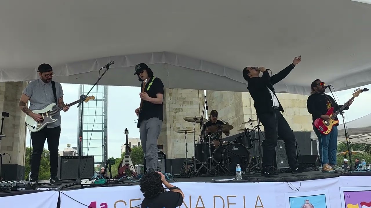 Barney Gombo - Nadie se arrepiente de ser valiente