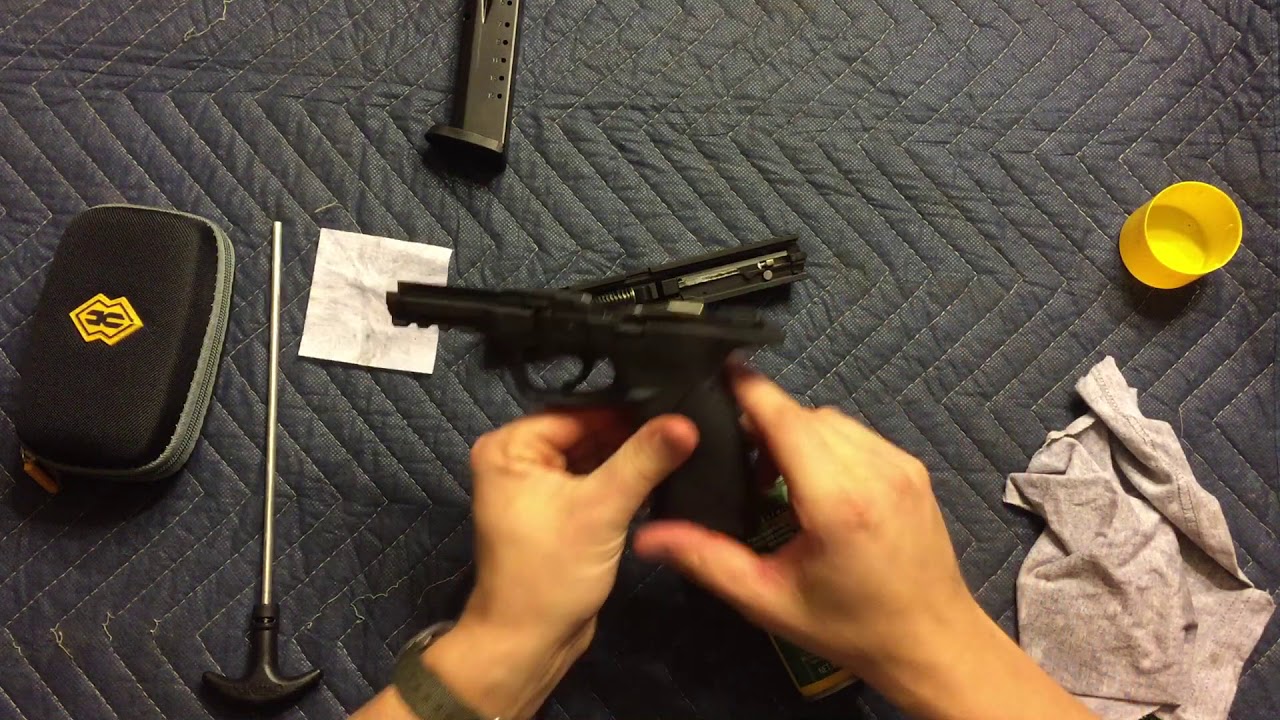 Как разобрать и почистить Smith Wesson M P 40 M&P40 Field Strip