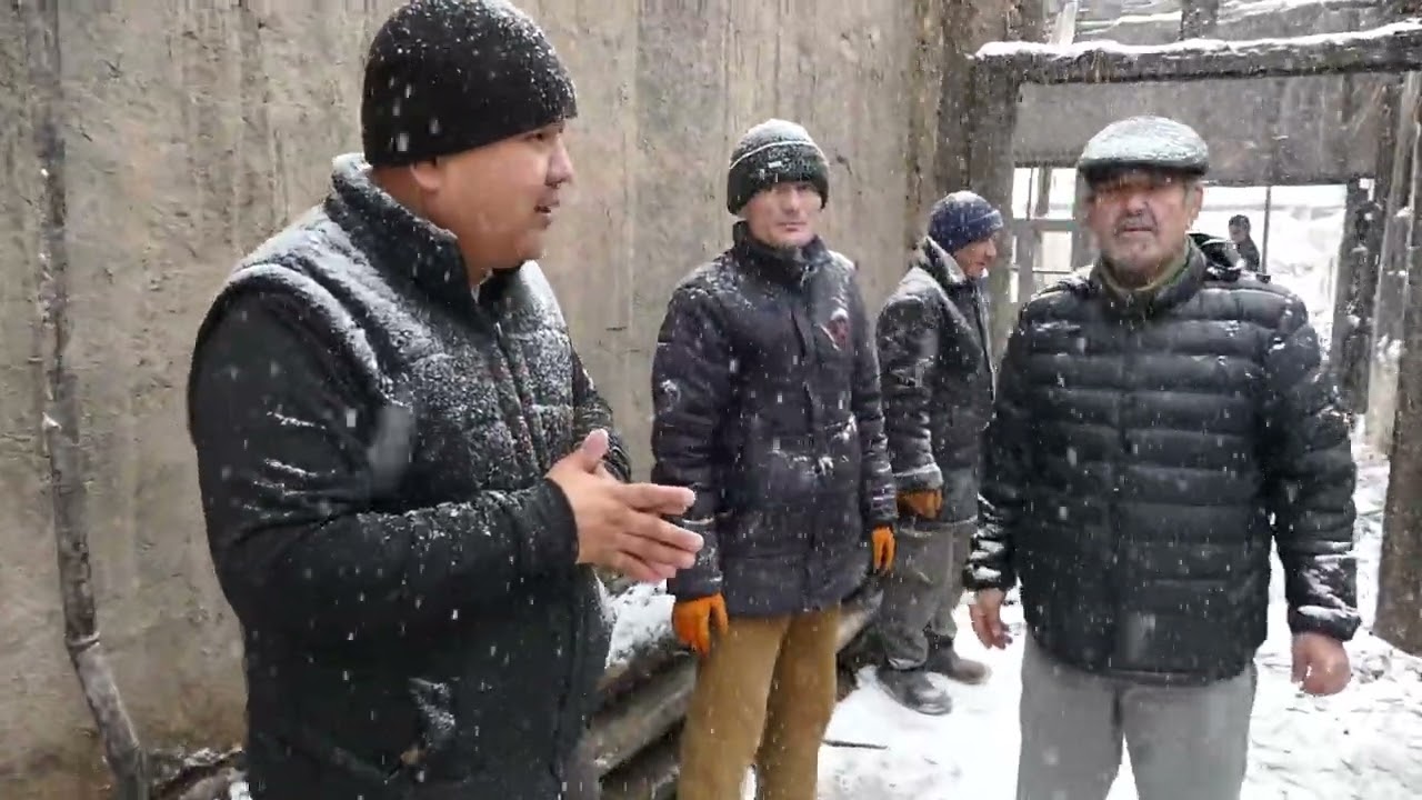 Бүгин бир инсан сизлердиң жәрдемиңизге мүтәж. Оның үйи кеше ғана жанып кеткен. Өрт қоңсысының үйинен