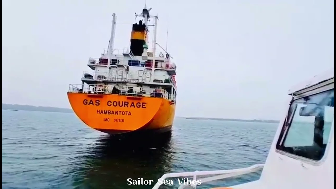 GAS CARRIER VESSEL ⛴️⚓❤️ #srilanka #beautiful #ship #trending #viral #youtubeshorts #subscribe #sea 