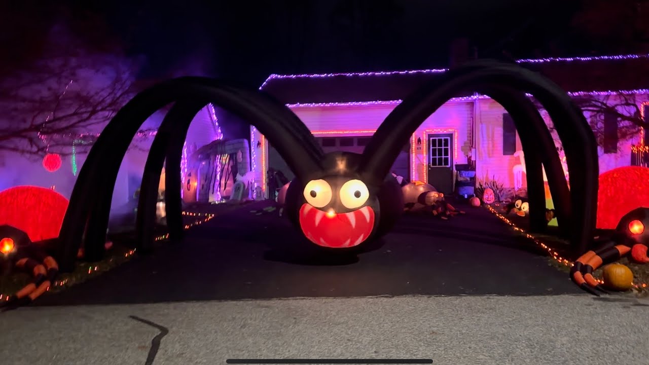 Halloween inflatable display 2023