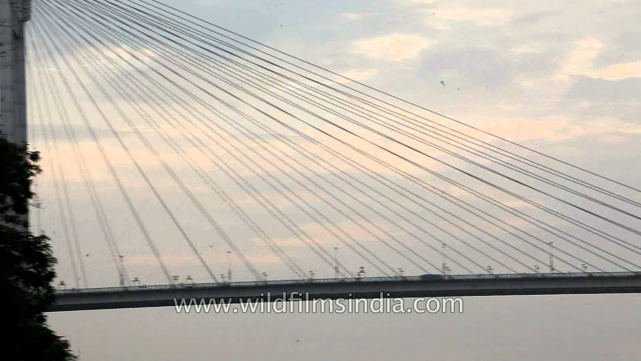 Vidyasagar setu connects Kolkata to Howrah
