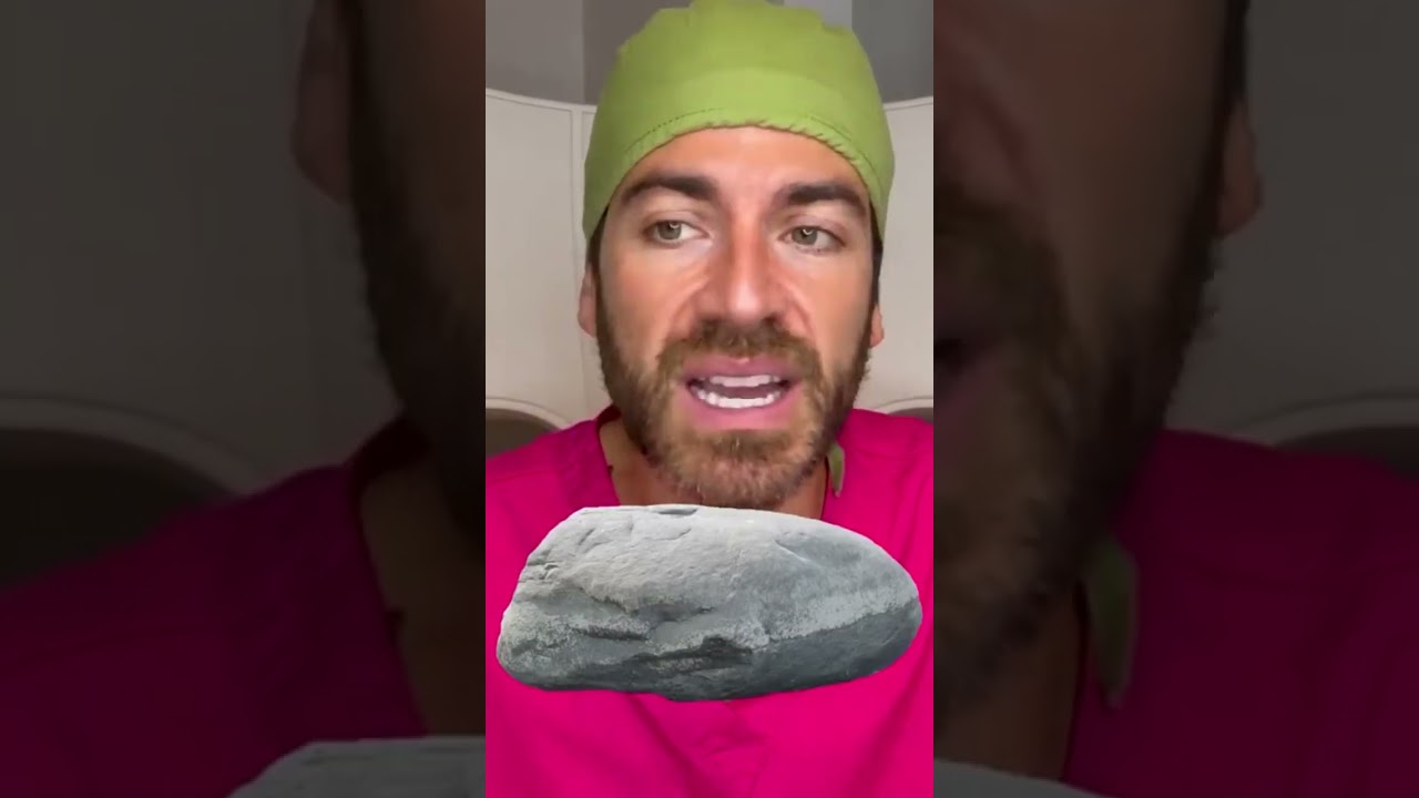 Ne faites PLUS &ccedil;a pour des dents blanches! La vid&eacute;o compl&egrave;te est d&eacute;j&agrave; dispo!#kine #dent #blanchiment