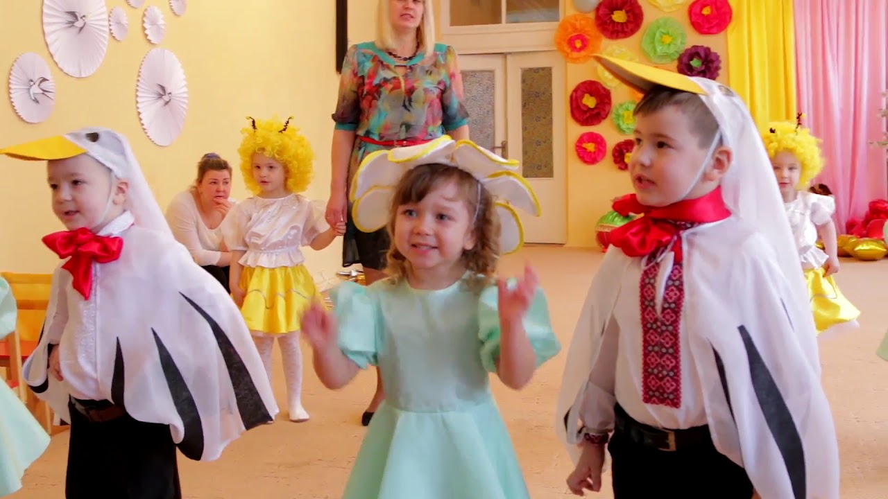 "Як Сніговичок Весну зустрічав" весняне свято ( середній вік)