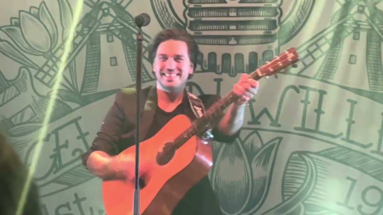Waylon in theater Castellum 2 februari 2023  Allemaal beestjes.