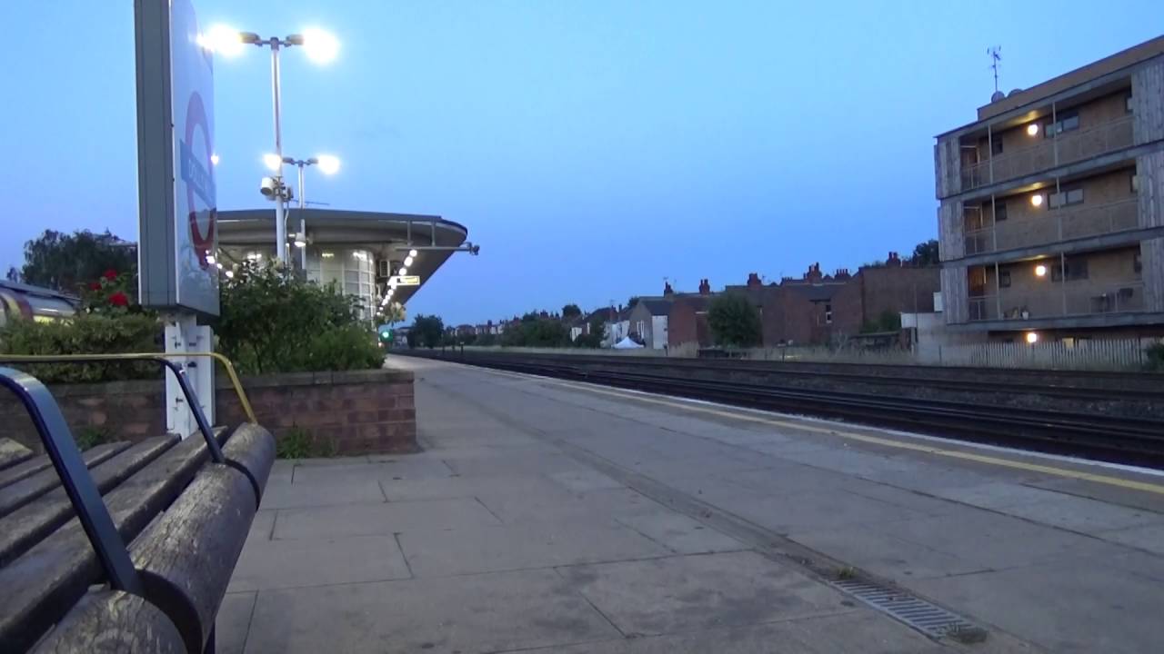 Trains@Dollis Hill