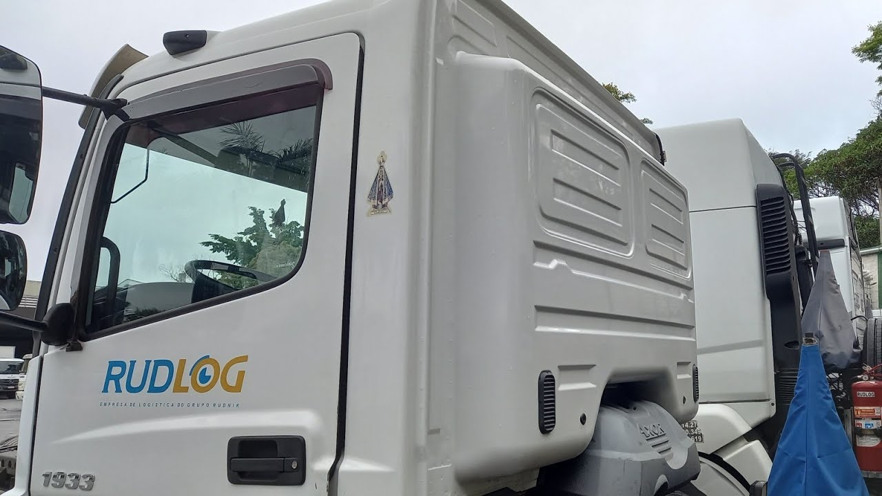 Axor 1933 automático, Cabine estendida, bora conhece lo.