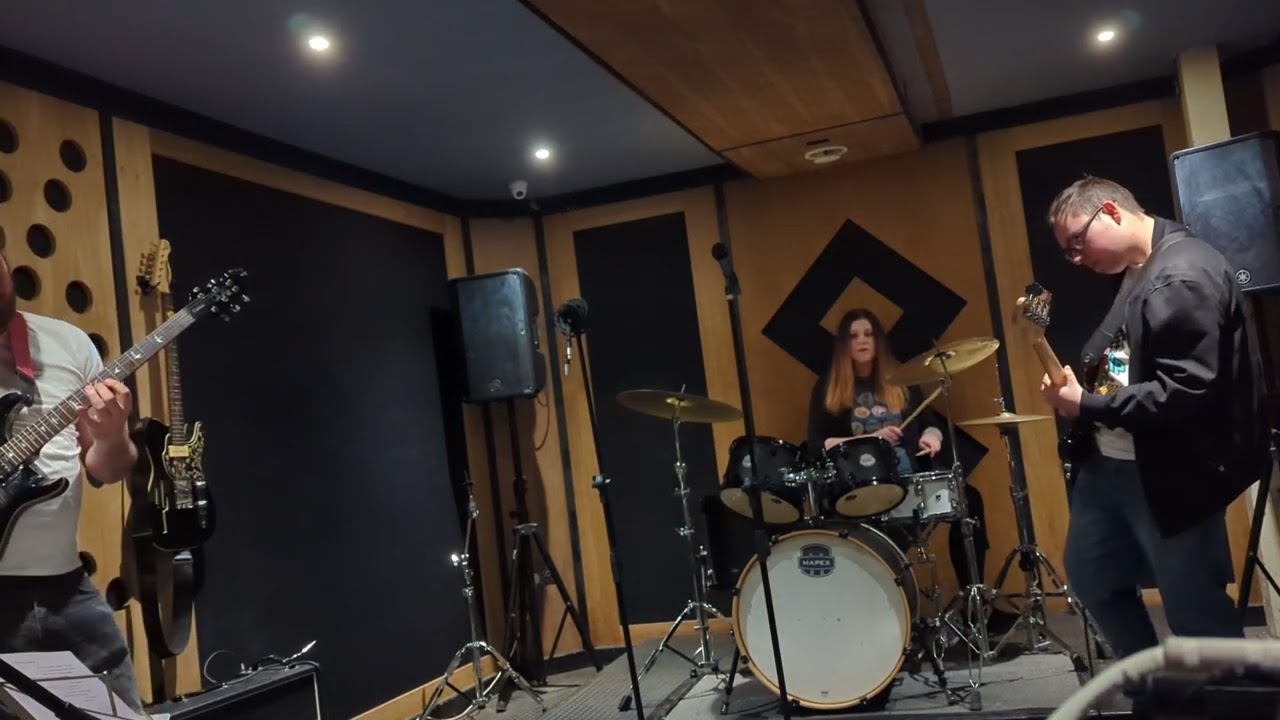 Band Together: Sonic Death Monkey play Dreaming of You