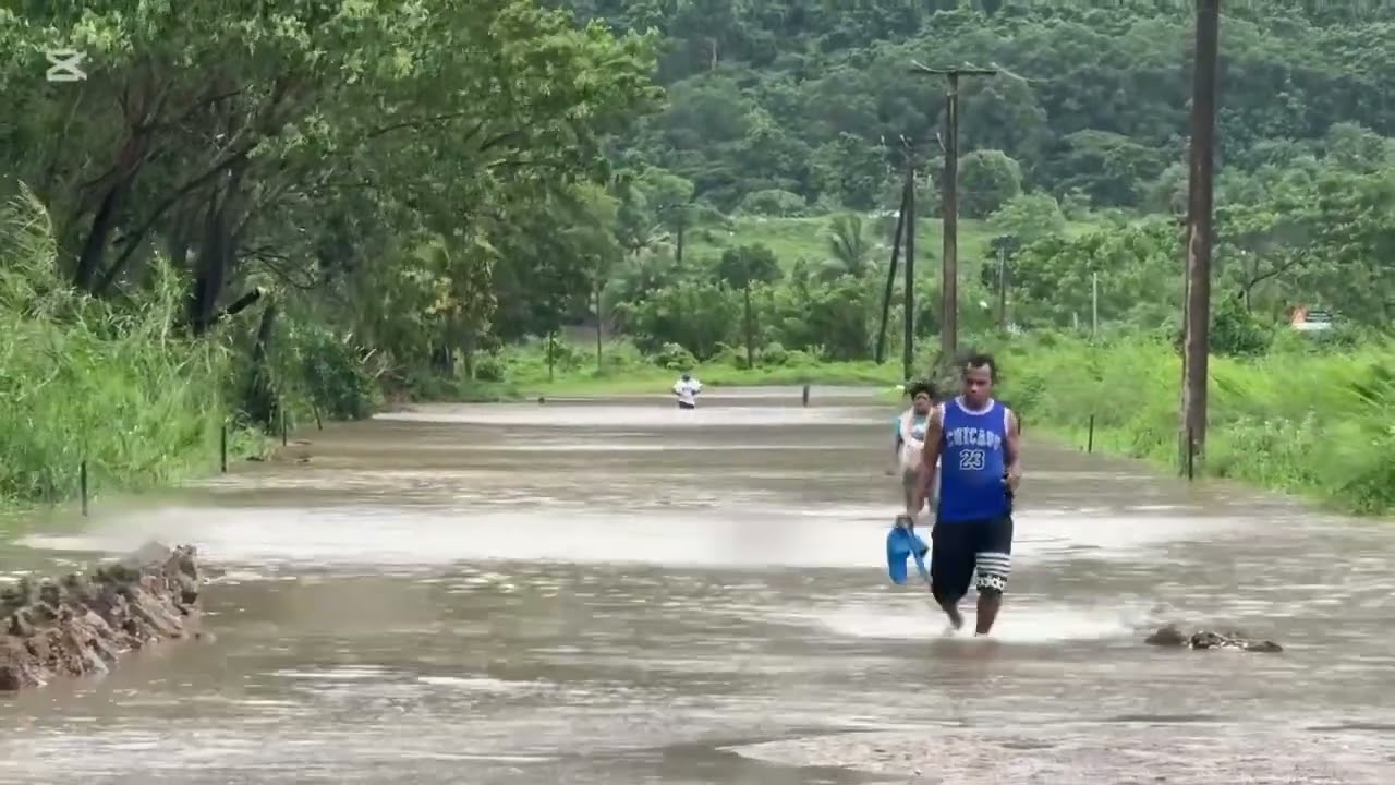 Fijians Navigate Flooded Roads as Cyclone Vaianu Slams Archipelago