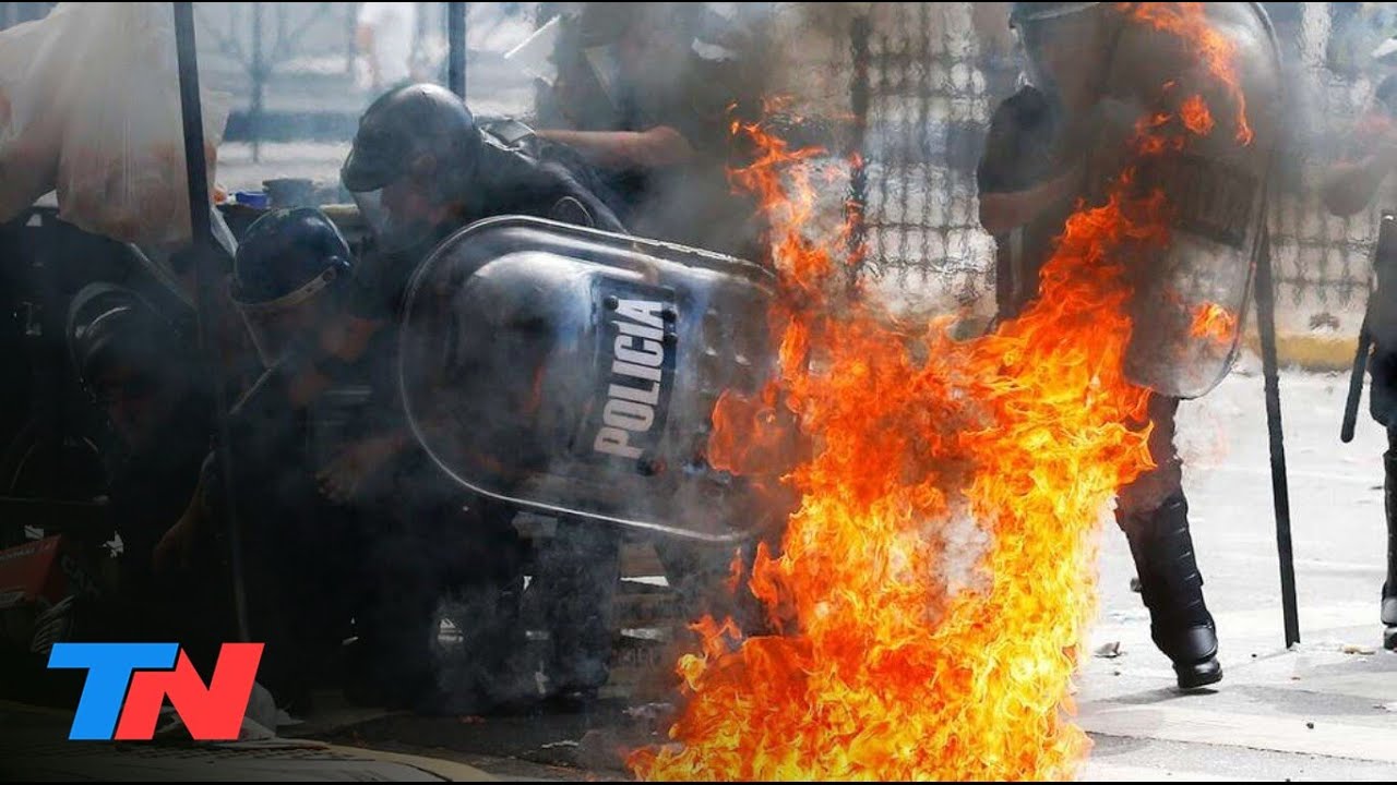 Violentos incidentes, destrozos y heridos en la marcha contra el acuerdo con el FMI en el Congreso
