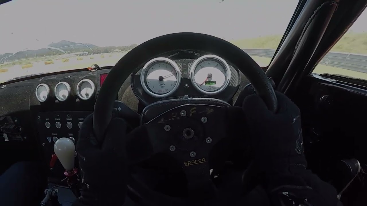 Ginetta G40: One Lap POV at the Circuito do Estoril