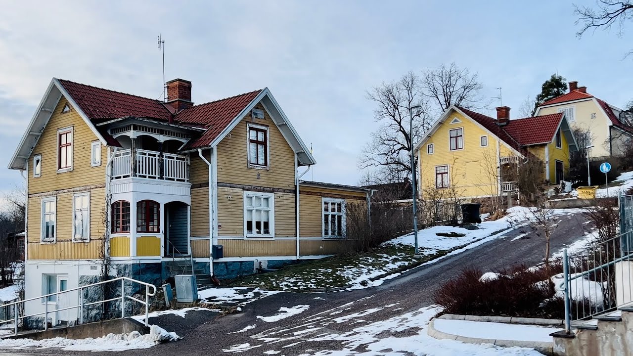 Sweden Small Town Walk: Flen. Traditional houses, snowy residential streets & classic train station.