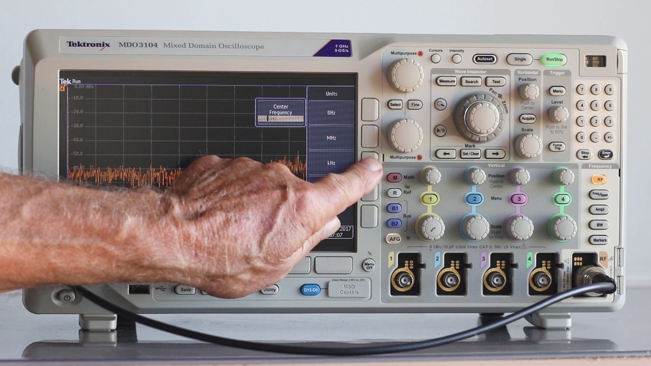RF Spectral Analysis controls in the Tektronix MDO3104 Oscilloscope