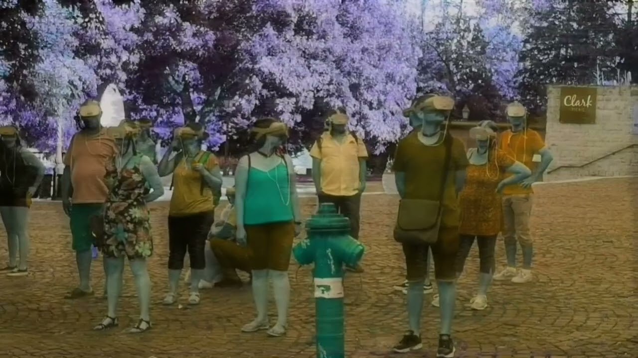 esg&eacute; x Lil Holt - 4 megall&oacute;