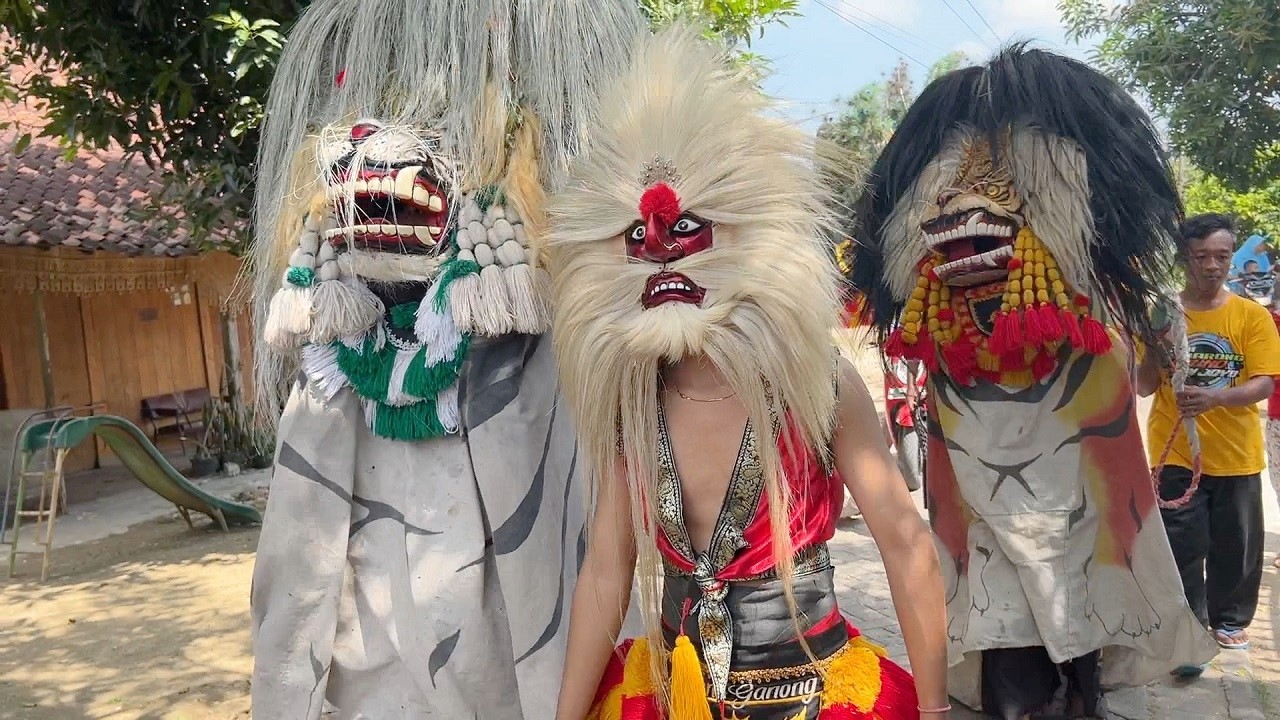 Arak Arakan Barongan Blora TARUNO ADI JOYO Keliling Desa