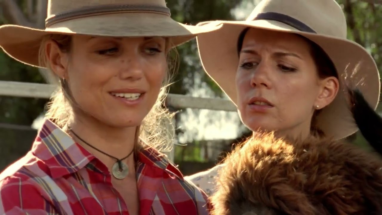Arson Investigation Barry Davy Farmhouse Fire | McLeod's Daughters S