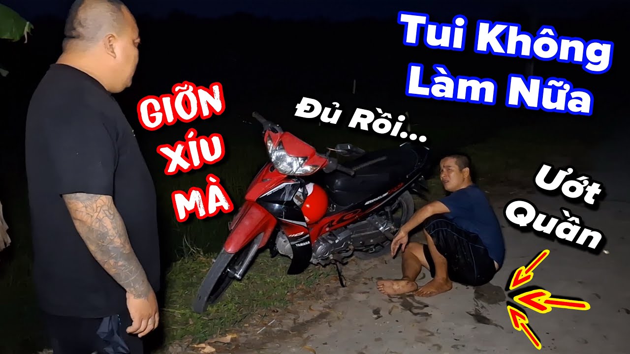 Ku Đạt đòi bỏ về quê khi bị Thánh Xàm Liên Tiếp cho lên bờ xuống ruộng ướt cả quần 