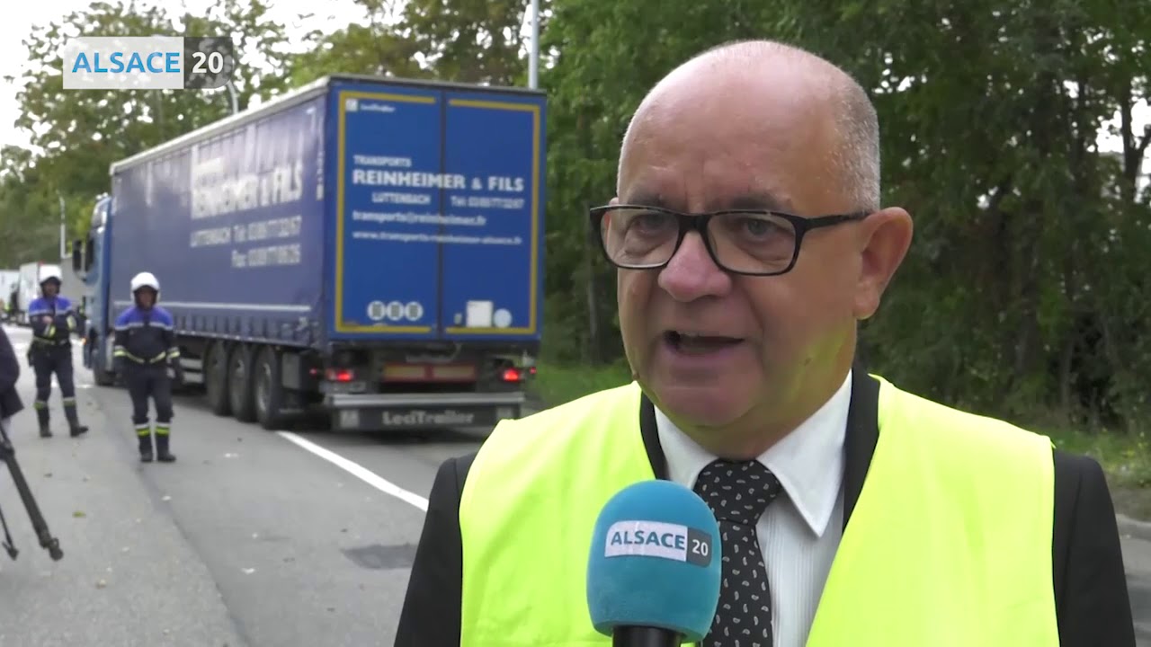 Contrôle des poids lourds en transit sur l’avenue du Rhin.