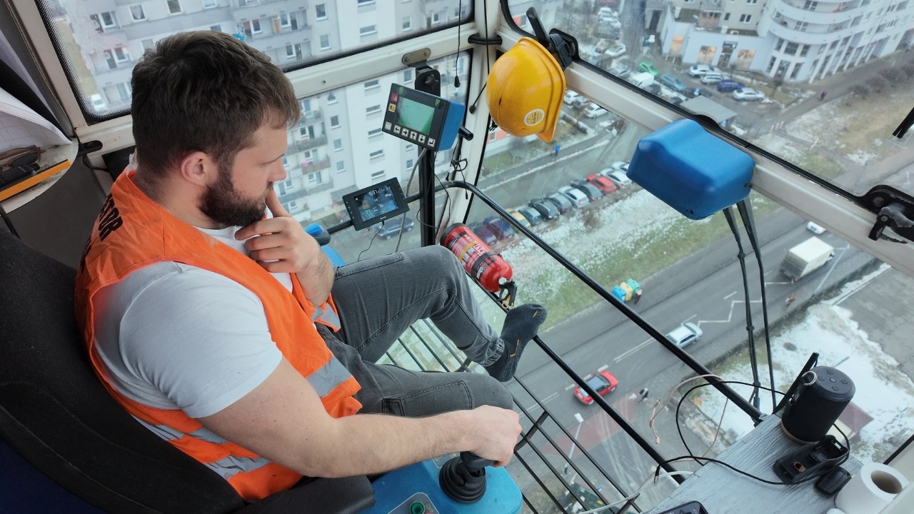 Epic Moments Working with a 150-Ton Tower Crane | POV