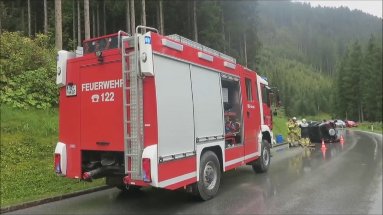 Fahrzeugüberschlag auf der B165 - Gerlos