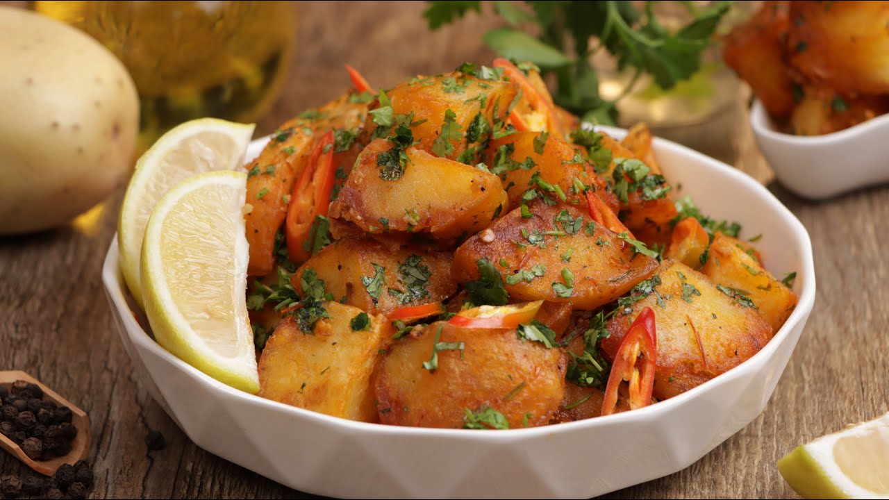 بطاطا حرة بالكزبرة و الثوم على الطريقة اللبنانية 😋👌