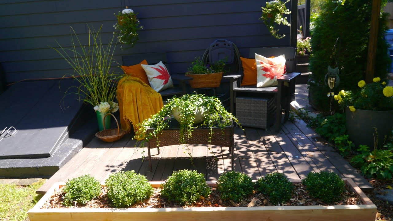 Decorating a Deck for Fall & a Garden Tour