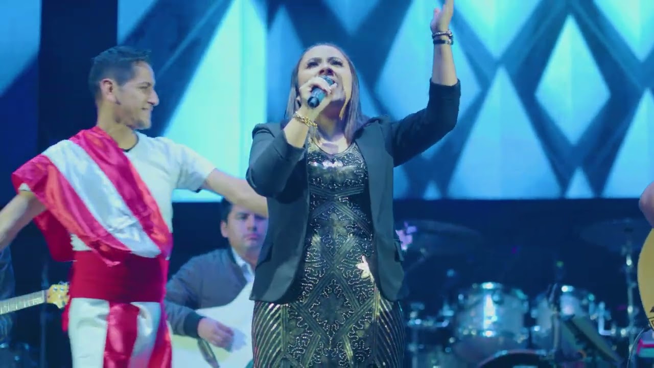 Soraya - INTRO - TE LEVANTAMOS PERÚ / Sucesos (EN VIVO) FELICES FIESTAS PATRIAS