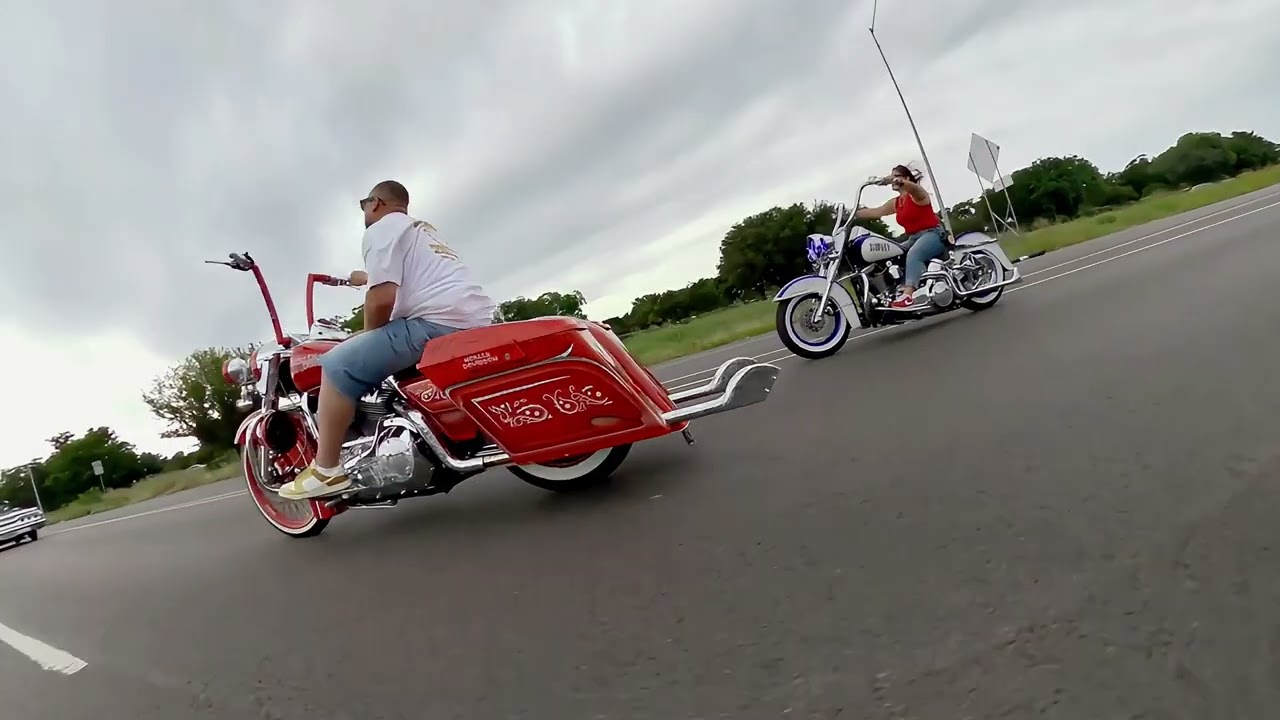 Epic Viclas & Low Riders Cruise: Custom Rides Dominating the Freeway! 🏍️🚗🔥