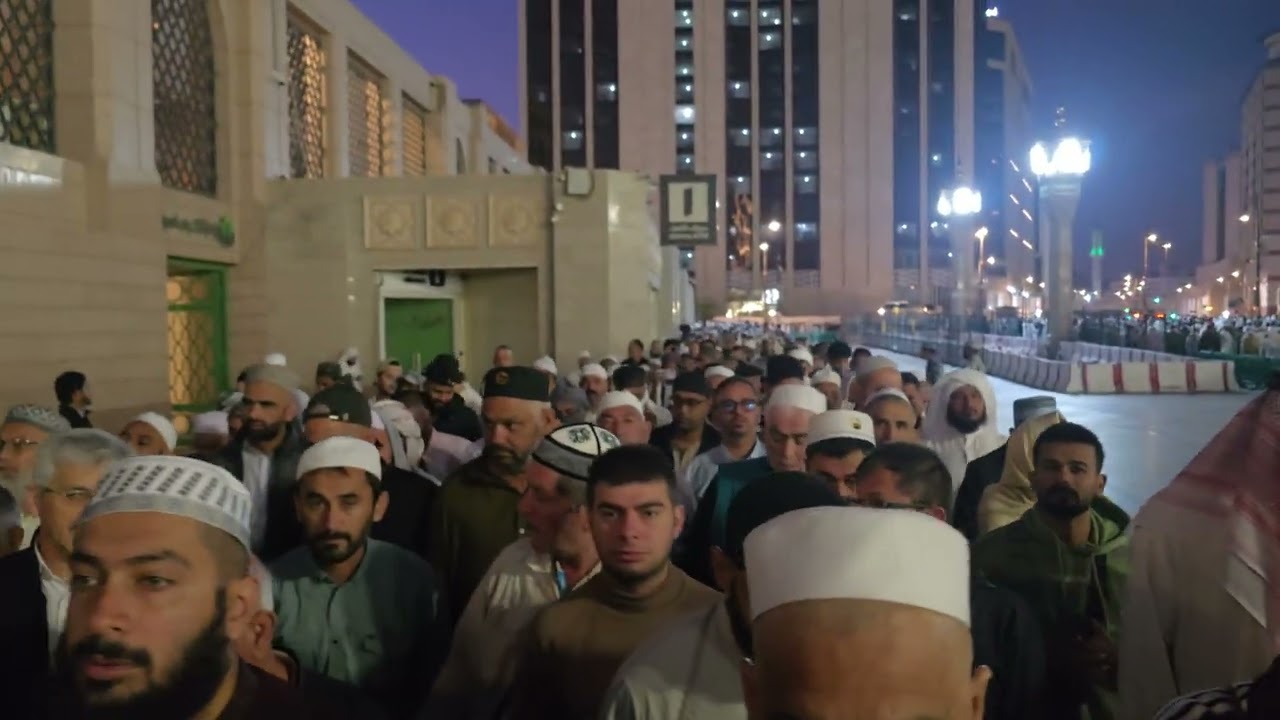 جنت البقی دیکھنے کے لیے لوگوں کا ہجوم 