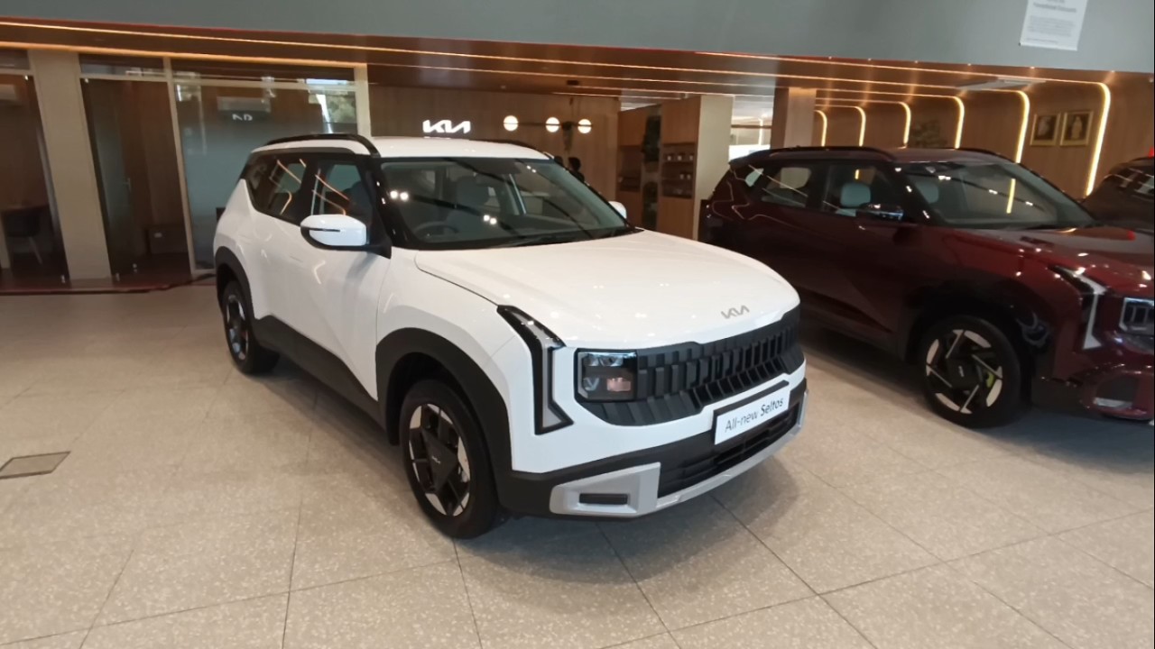Kia Seltos HTK white 1.5 IVT (SP3i) walkaround (Brunei)