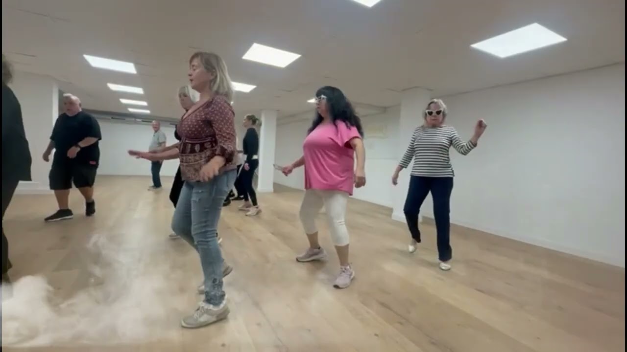 TURN  THE LIGHTS OFF LINEDANCE