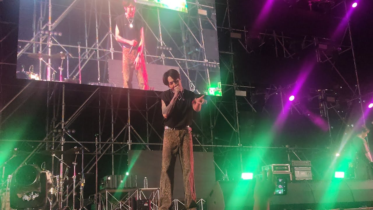 กลับมาเพื่อบอกลา (Just To Let Me Know) - Paper Planes @ Chang Count Down Chiang Mai