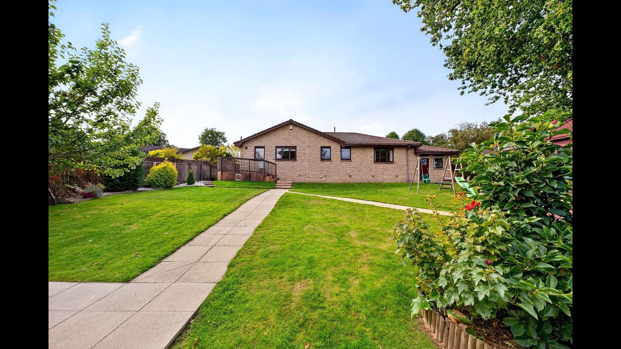 Spacious 3 Bed Detached Bungalow with Large Private Garden | Gordon Henry