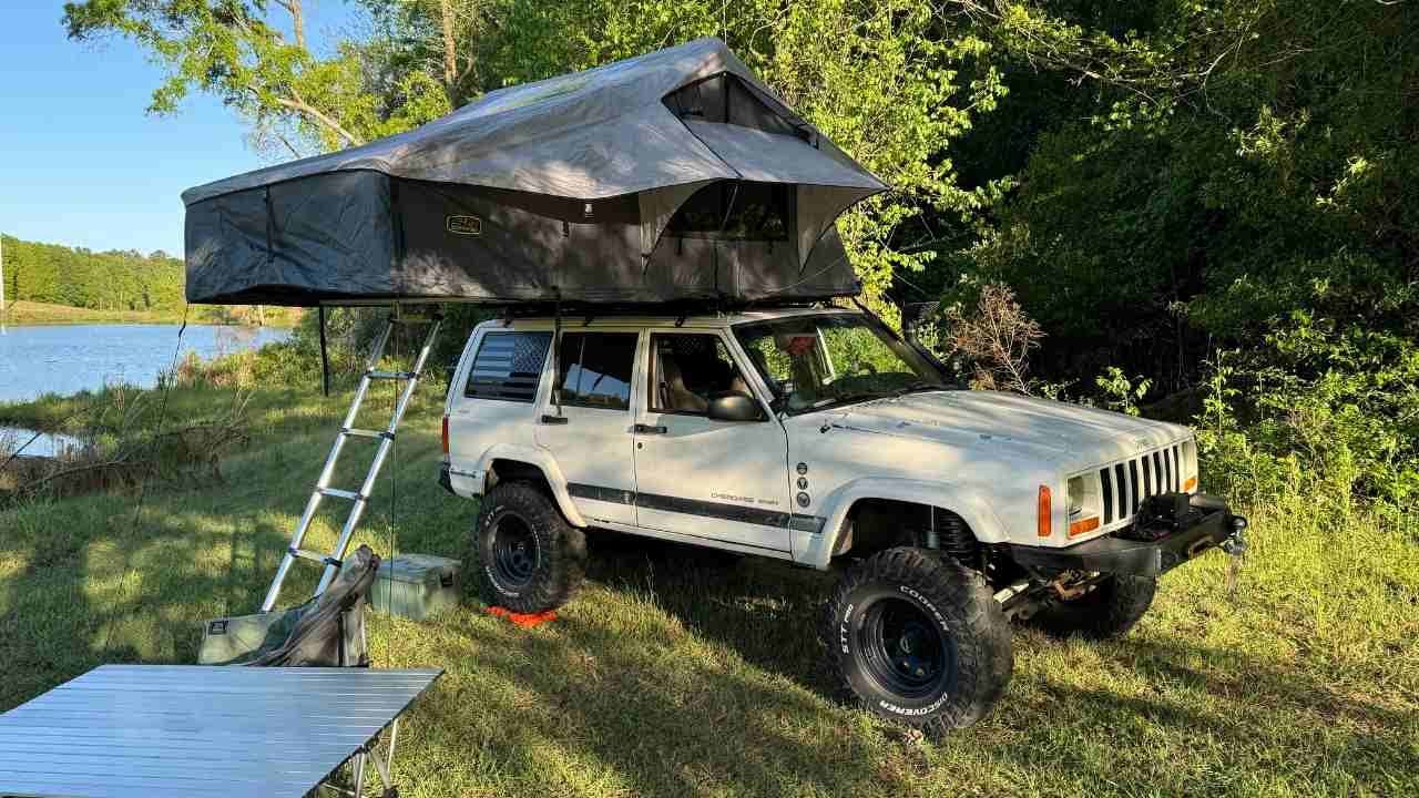 Relaxing Camping With Friends Jeep XJ Rooftop Tent [Smittybilt Overlander XL GEN 2]